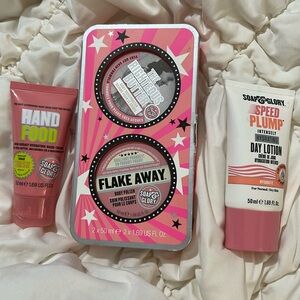 NEW Soap & Glory Gift Set Flake Away Body Polish, butter, day lotion, hand food